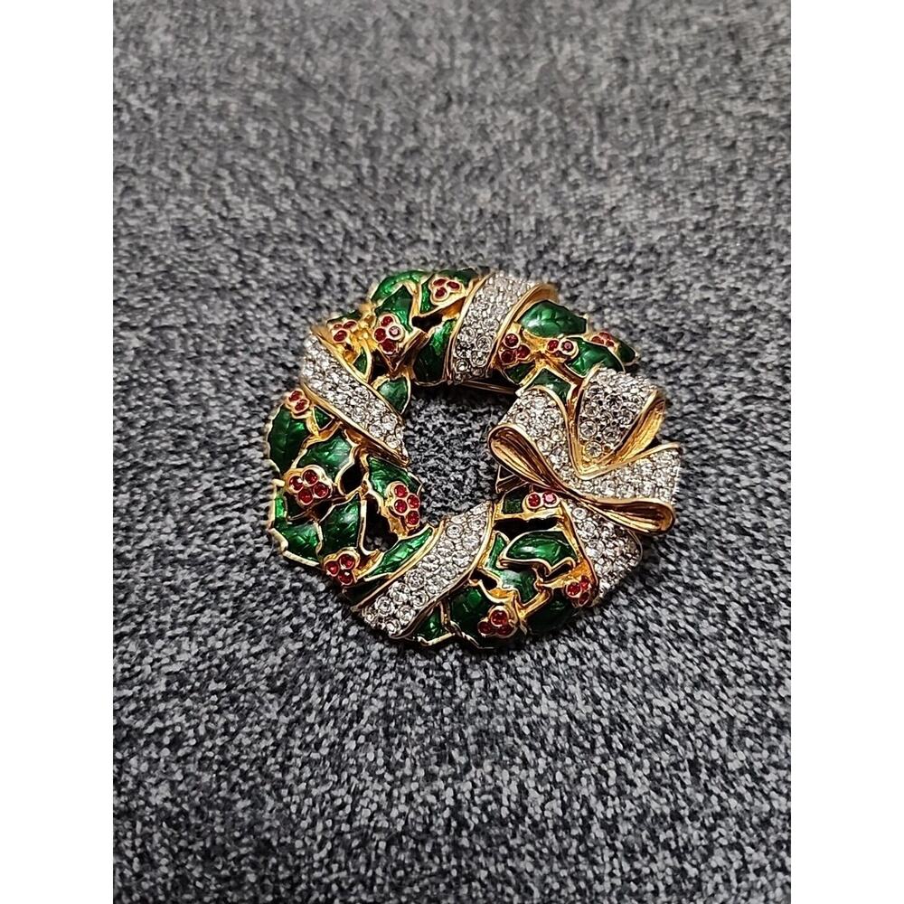 Swarovski Swan Signed Christmas Wreath Brooch White & Red Crystals Enamel Gold